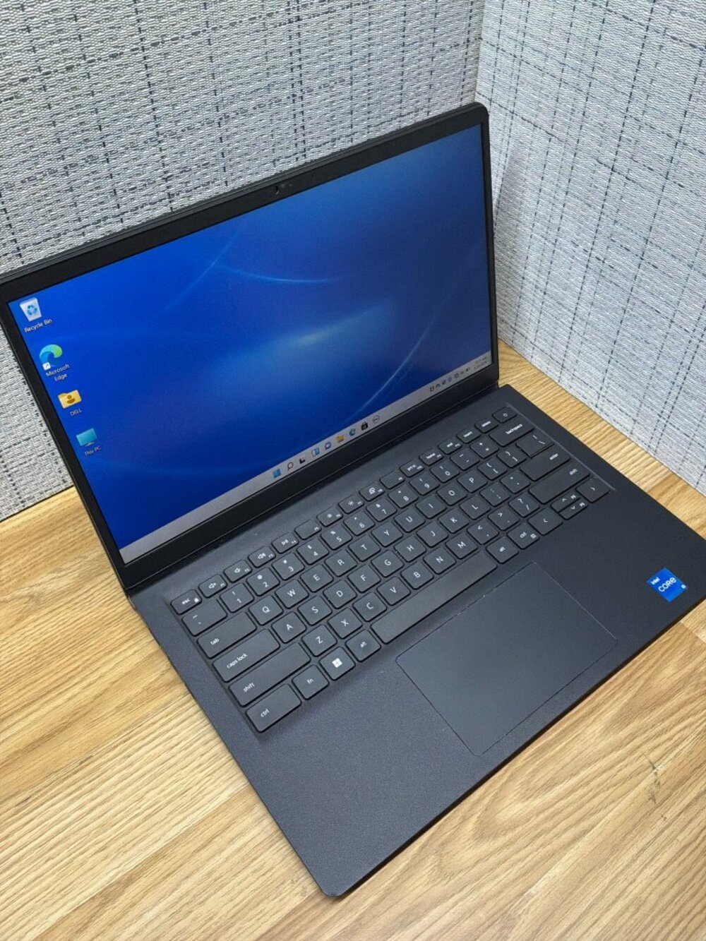 Dell Vostro 3420 Laptop 11th Gen Intel Core i5-1135G7 8GB RAM 256GB SSD Win 11pr